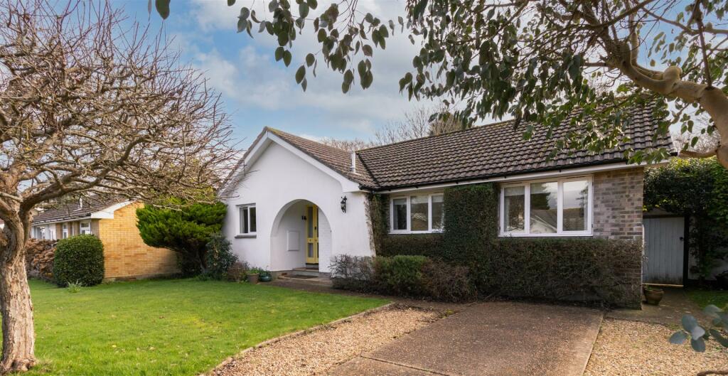 3 bedroom detached bungalow for sale in Yarmouth, Isle of Wight, PO41