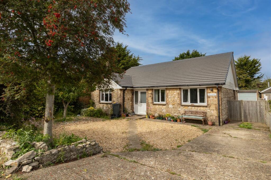 3 bedroom detached bungalow for sale in Thorley, Isle of Wight, PO41