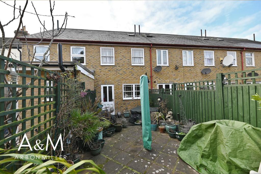 2 bedroom terraced house for sale in Horns Road, Barkingside, IG6