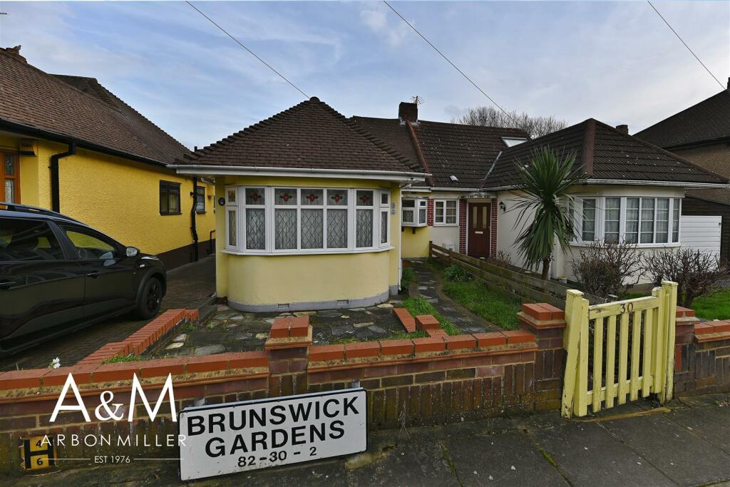 2 bedroom semidetached bungalow for sale in Brunswick Gardens