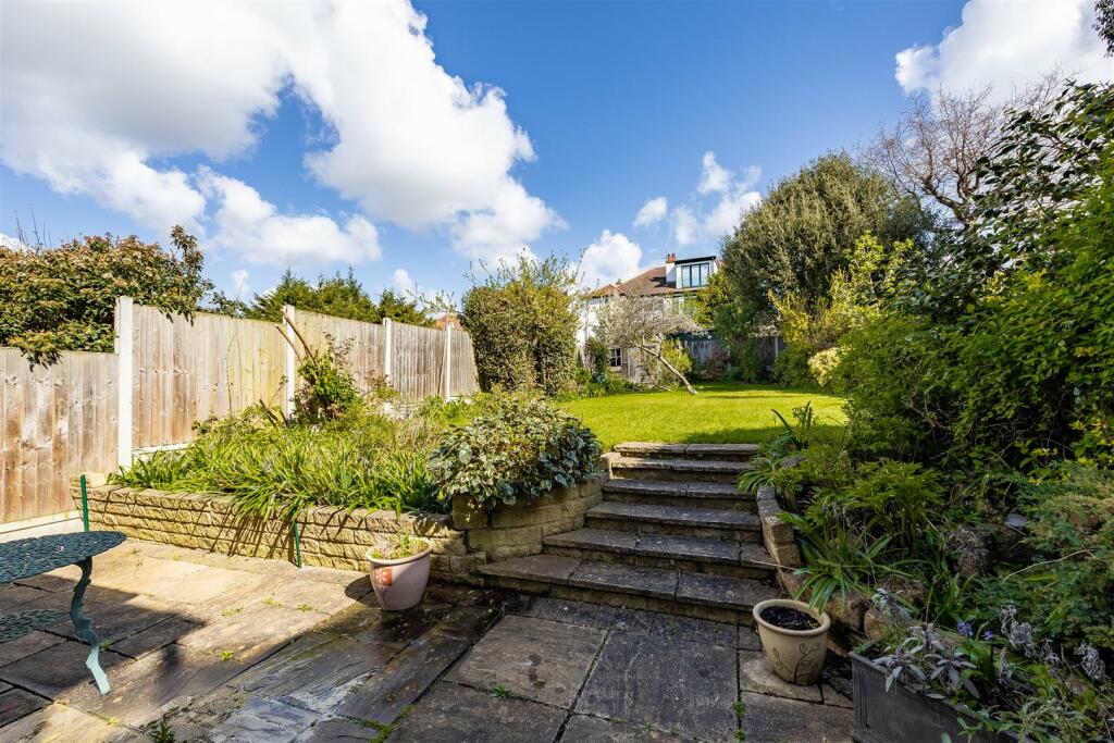 4 bedroom detached house for sale in Crosby Road, WestcliffOnSea, SS0