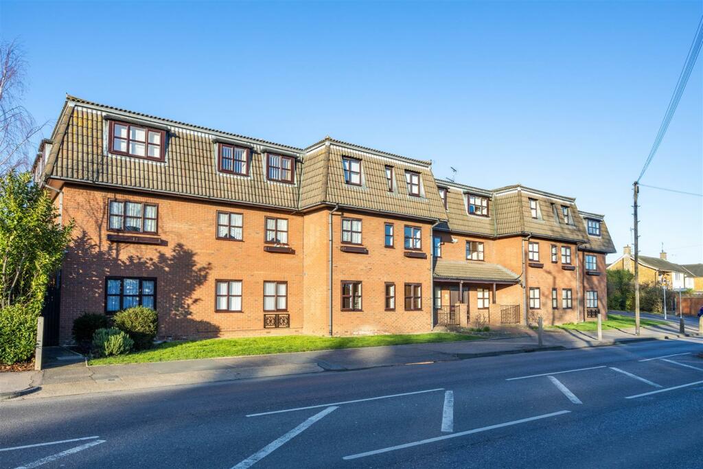 1 bedroom retirement property for sale in Rayleigh Road, Eastwood, SS9