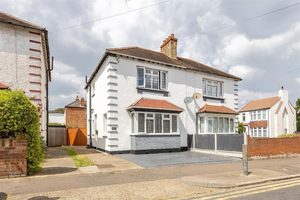 Main image of property: NORTHVIEW DRIVE, Westcliff-On-Sea