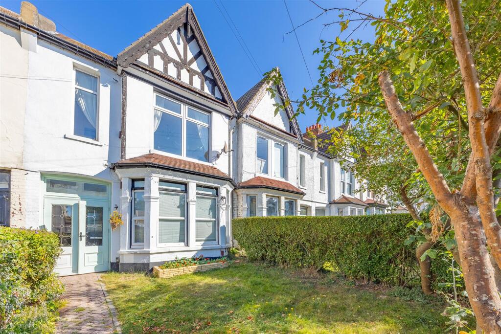 Main image of property: FINCHLEY ROAD, Westcliff-On-Sea