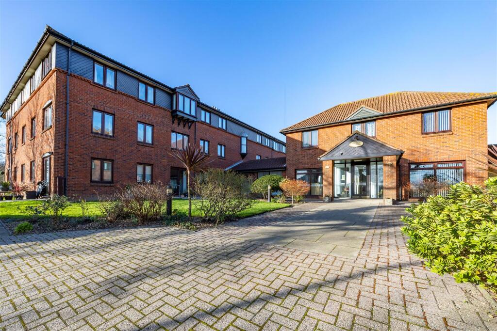 Main image of property: KINGSWELL, IMPERIAL AVENUE, Westcliff-On-Sea