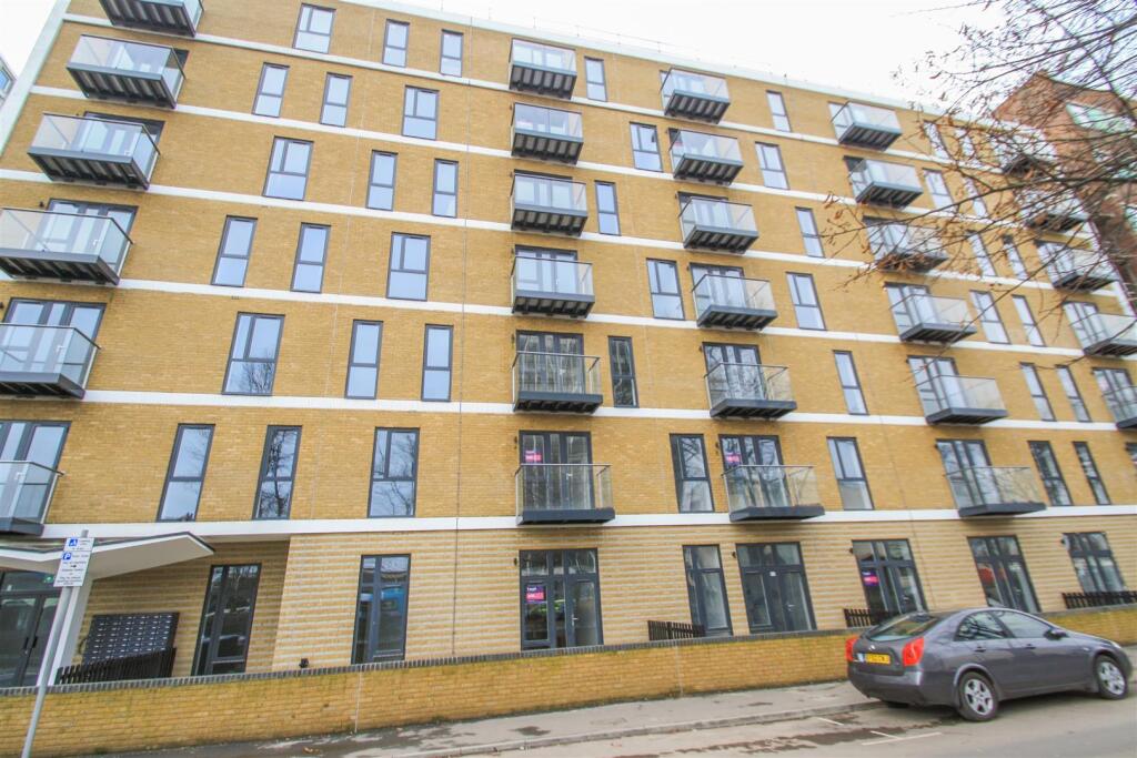 Main image of property: Victoria Avenue, Southend-On-Sea