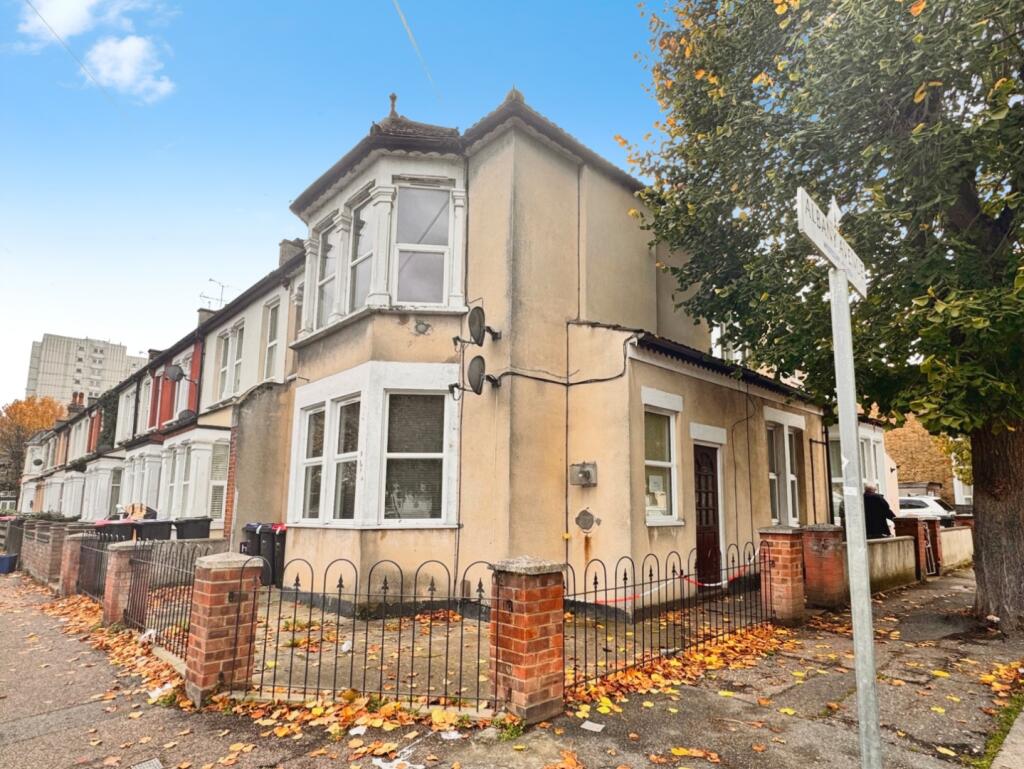 Main image of property: North Road, Westcliff-On-Sea