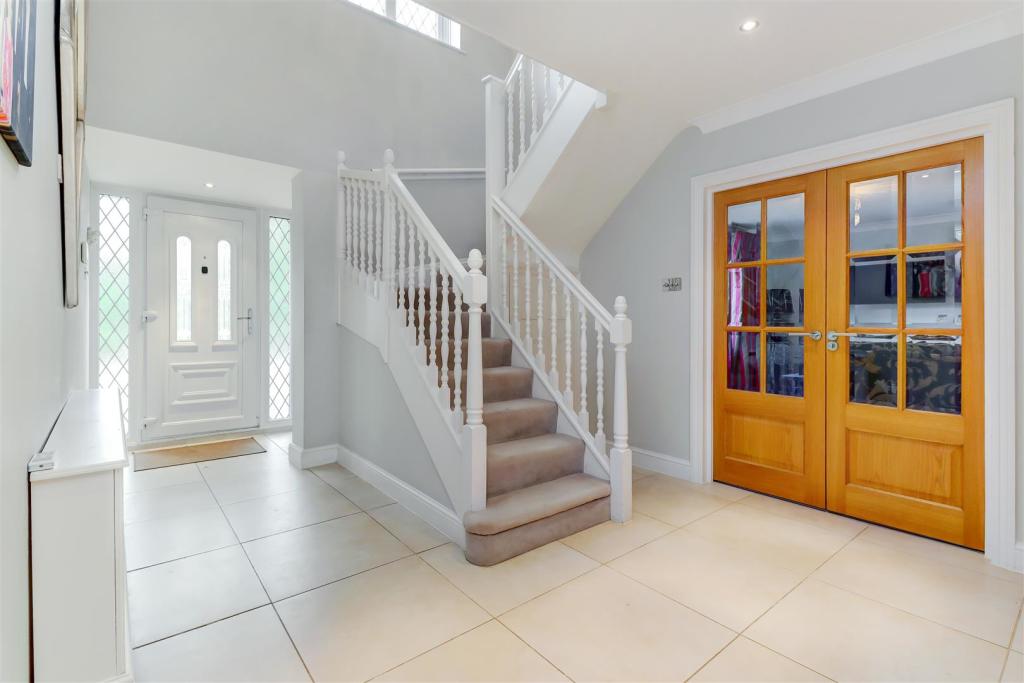 6 bedroom detached house for sale in Links Drive, Elstree, Borehamwood