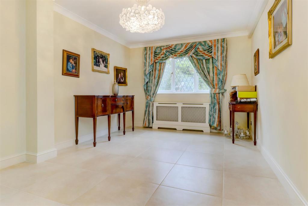 6 bedroom detached house for sale in Links Drive, Elstree, Borehamwood