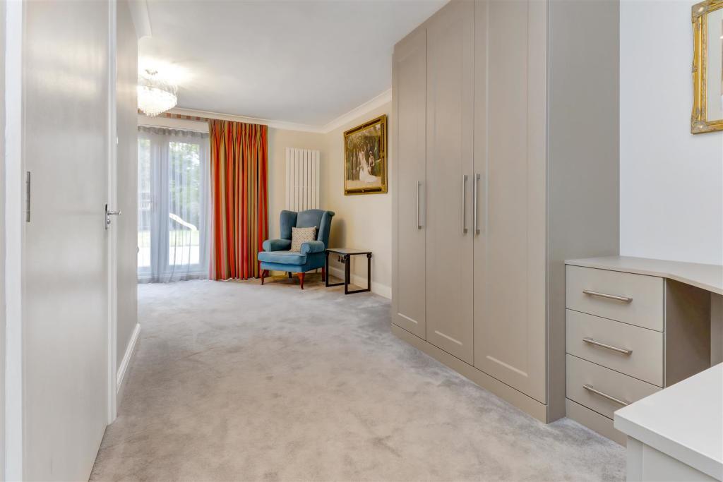 6 bedroom detached house for sale in Links Drive, Elstree, Borehamwood