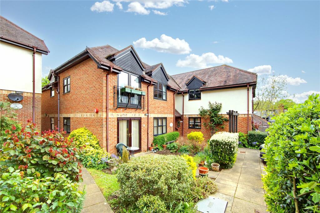 2 bedroom apartment for sale in Watling Street, Radlett, Hertfordshire, WD7