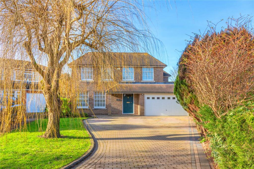 5 bedroom detached house for sale in Homefield Road, Radlett