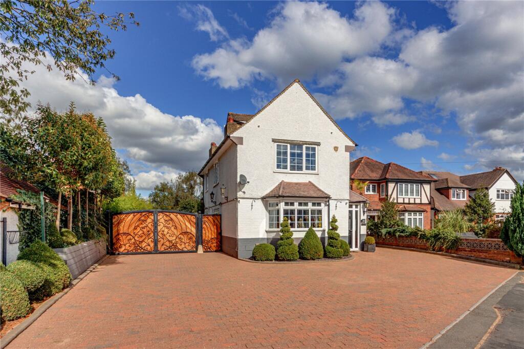 Main image of property: Bucknalls Lane, Watford, Hertfordshire, WD25