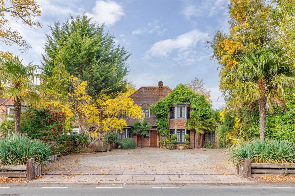 Main image of property: Watford Road, Radlett, Hertfordshire, WD7