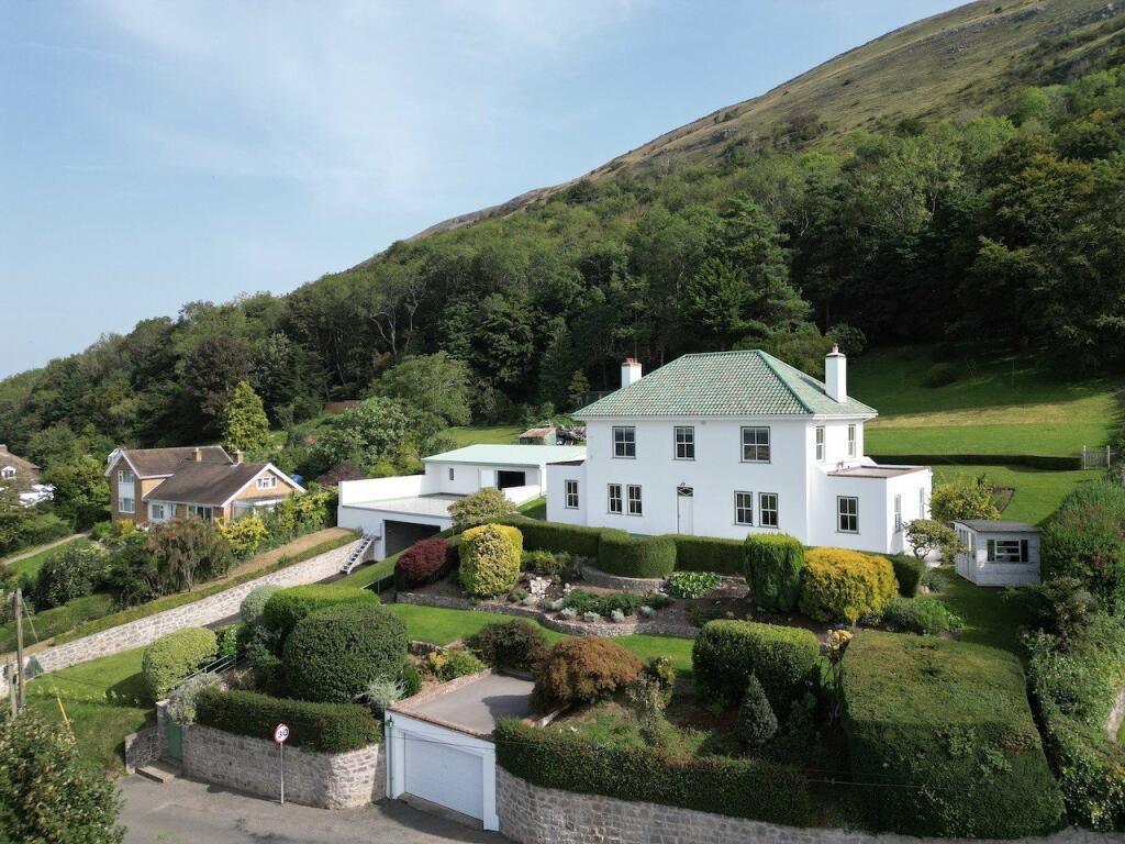 4 bedroom detached house for sale in Cwm Road, Dyserth, Denbighshire