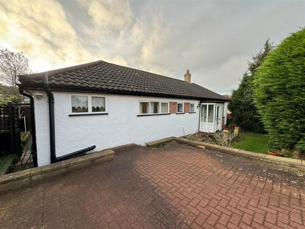 3 bedroom detached bungalow for sale in St Andrews Drive, Prestatyn