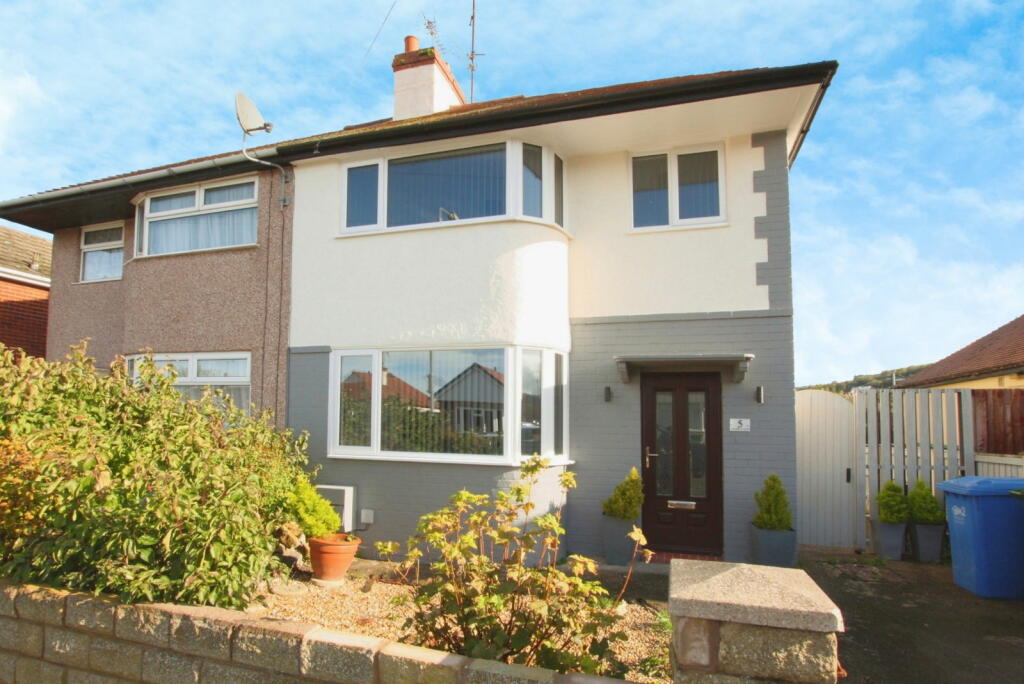 Main image of property: 5 Gordon Avenue, Prestatyn, Denbighshire LL19 8RU