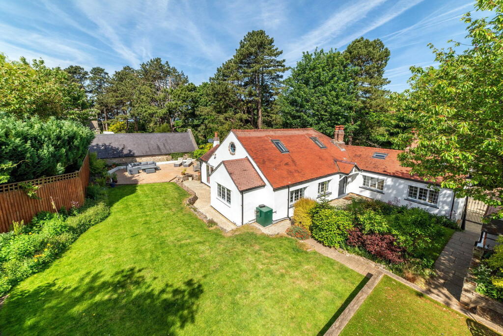 Main image of property: Craig Y Castell Lodge, Allt Y Graig, Dyserth, Denbighshire LL18 6DE