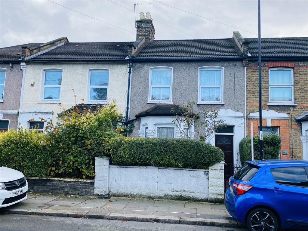 3 bedroom terraced house for sale in Sandhurst Road, Catford, SE6