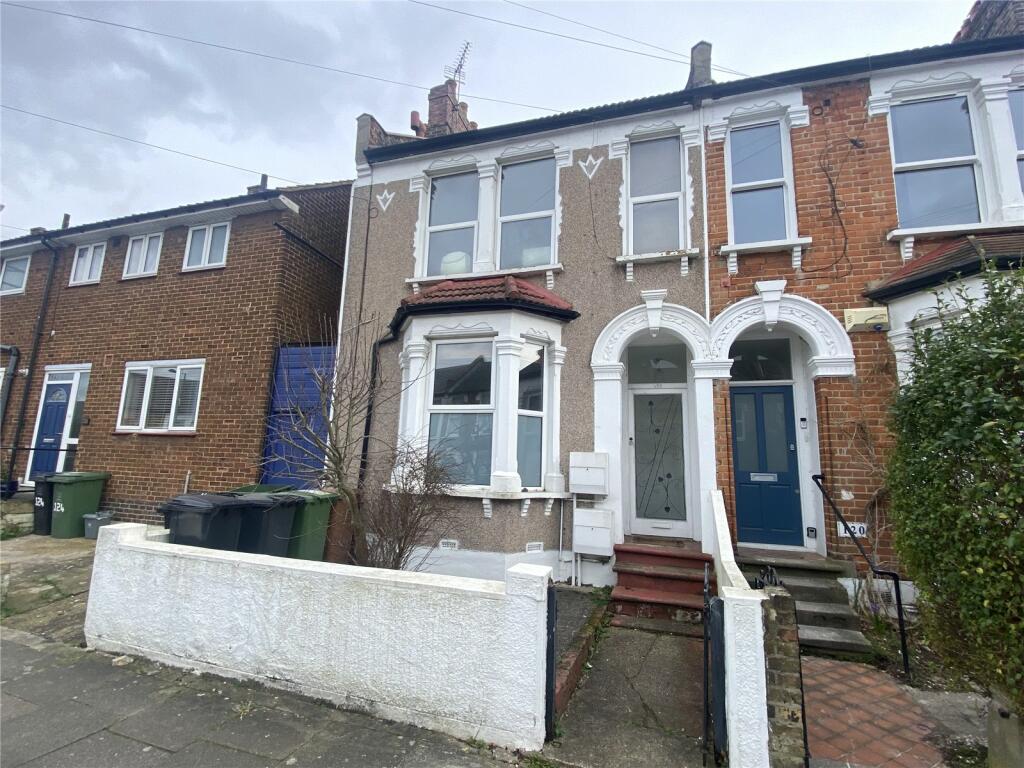2 bedroom flat for sale in Farley Road, London, SE6