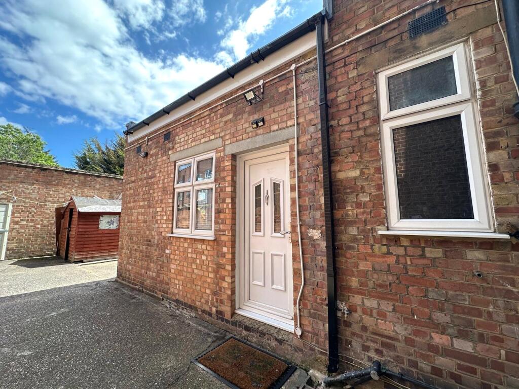 Main image of property: Bromley Road, London, SE6