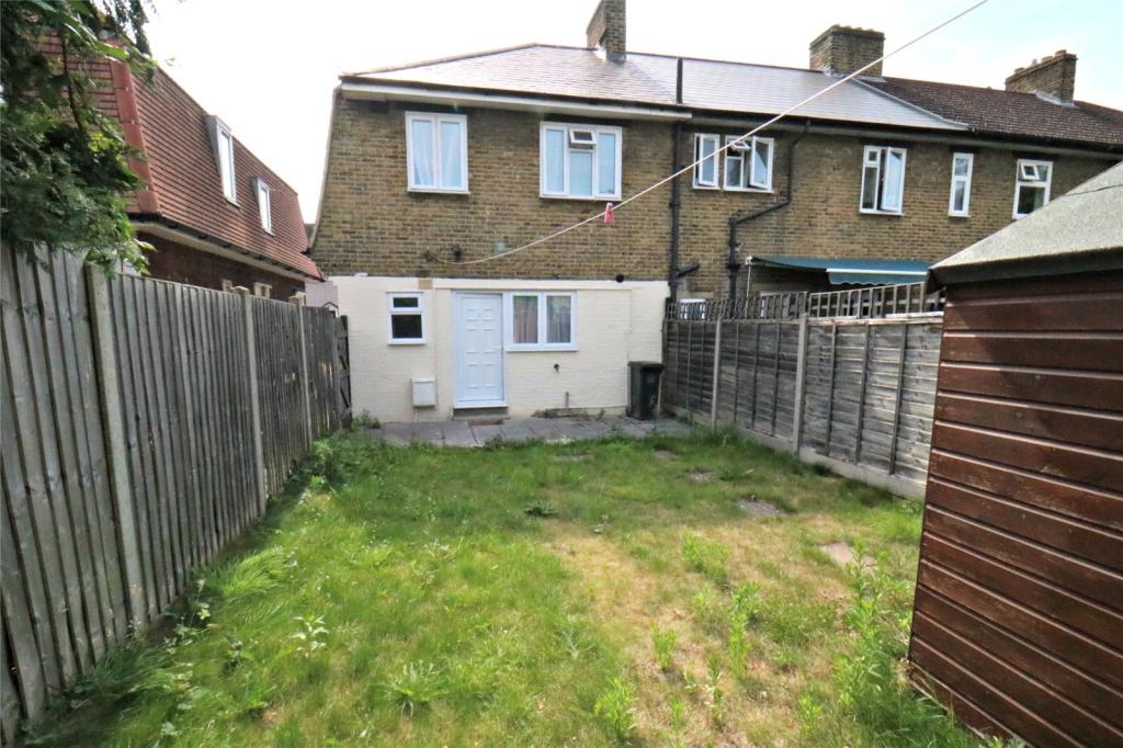 3 bedroom house for sale in Knapmill Road, Bellingham, London, SE6