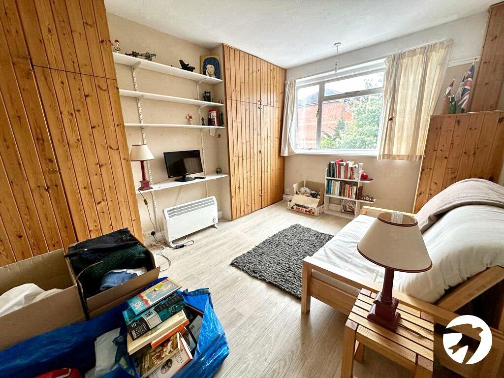 4 bedroom terraced house for sale in Horncastle Road, London, SE12