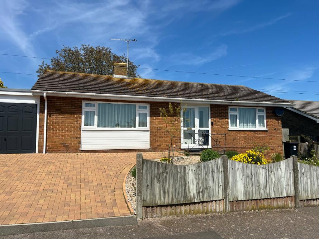 2 bedroom bungalow for sale in Balmoral Road, Kingsdown, Deal, Kent, CT14
