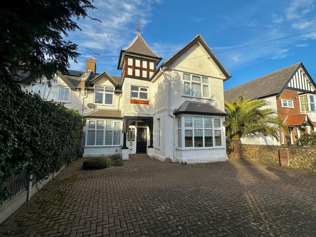 Main image of property: London Road, Deal, Kent, CT14