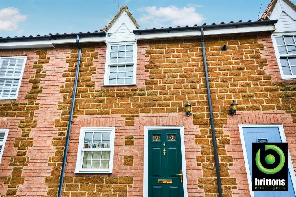 2 bedroom terraced house for sale in The Courtyard, PE31