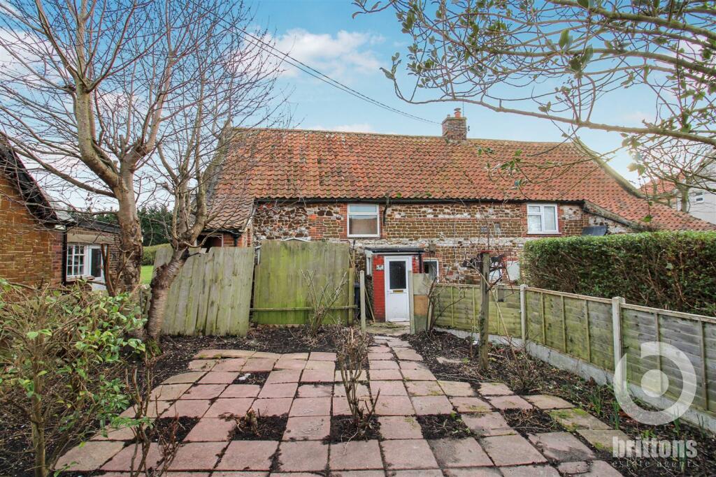 2 bedroom semidetached house for sale in Old Hunstanton Road, Old