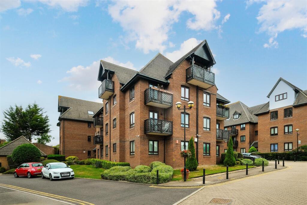 Main image of property: Epping New Road, Buckhurst Hill
