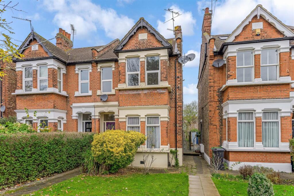 Main image of property: The Avenue, Highams Park, Chingford
