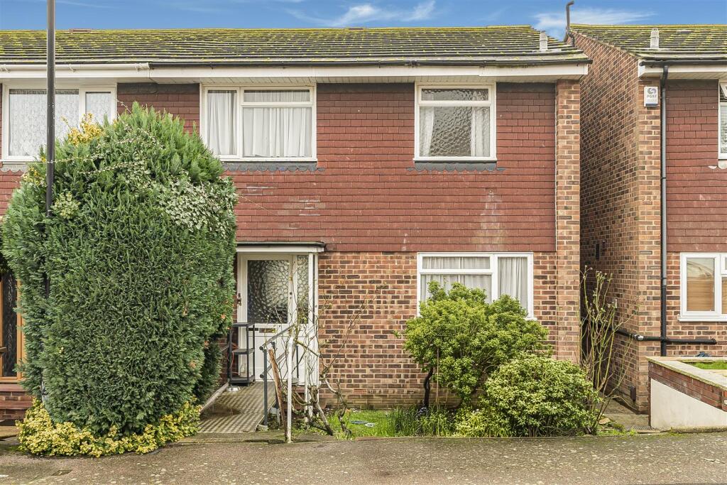 Main image of property: Faversham Avenue, North Chingford