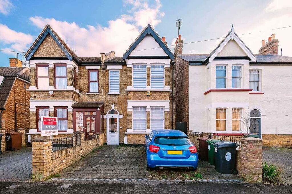 4 bedroom semidetached house for sale in Chingford Avenue, Chingford, E4