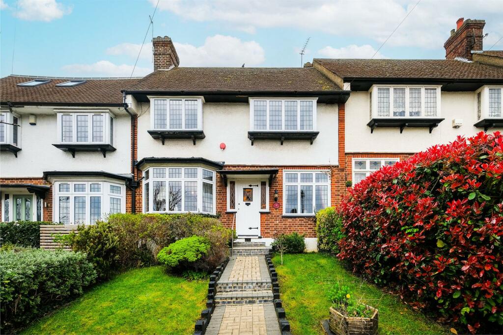 3 bedroom house for sale in Leadale Avenue, Chingford, E4