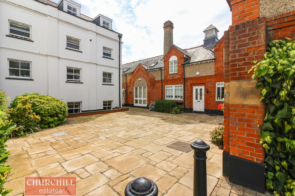 3 bedroom end of terrace house for sale in Snaresbrook House, London, E18