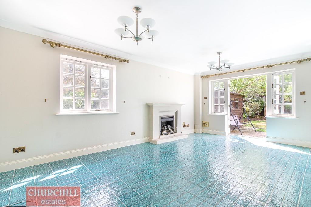 3 bedroom end of terrace house for sale in Snaresbrook House, London, E18