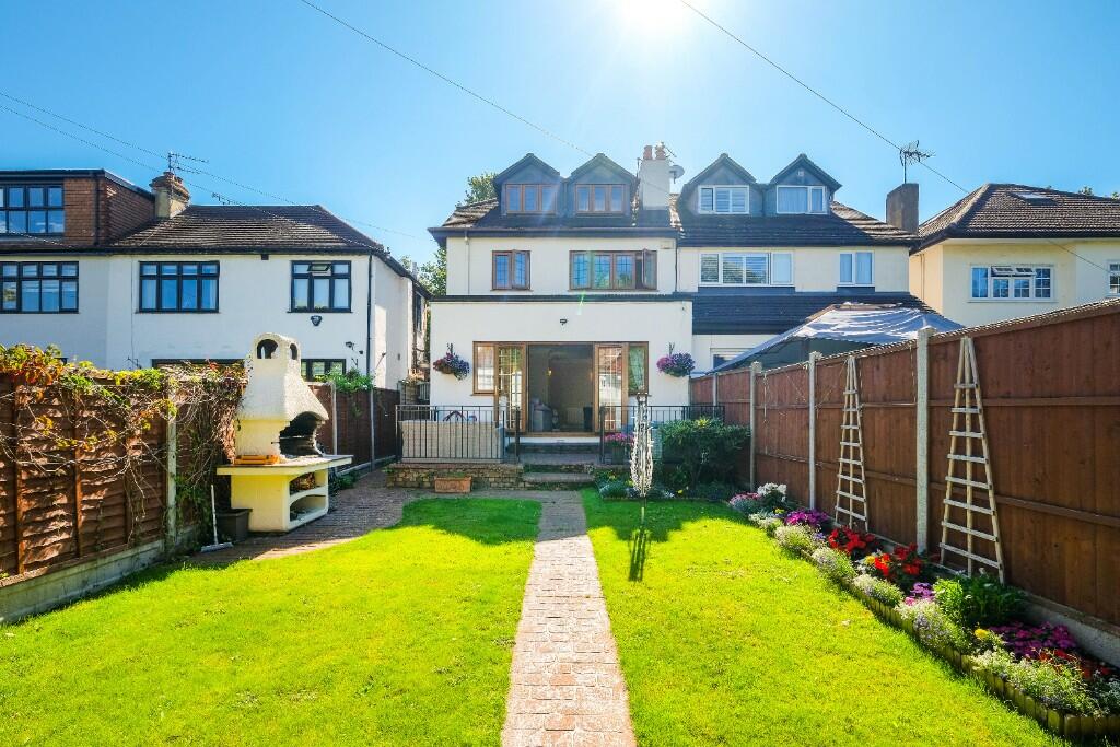 4 bedroom semidetached house for sale in Lodge Villas, Woodford Green