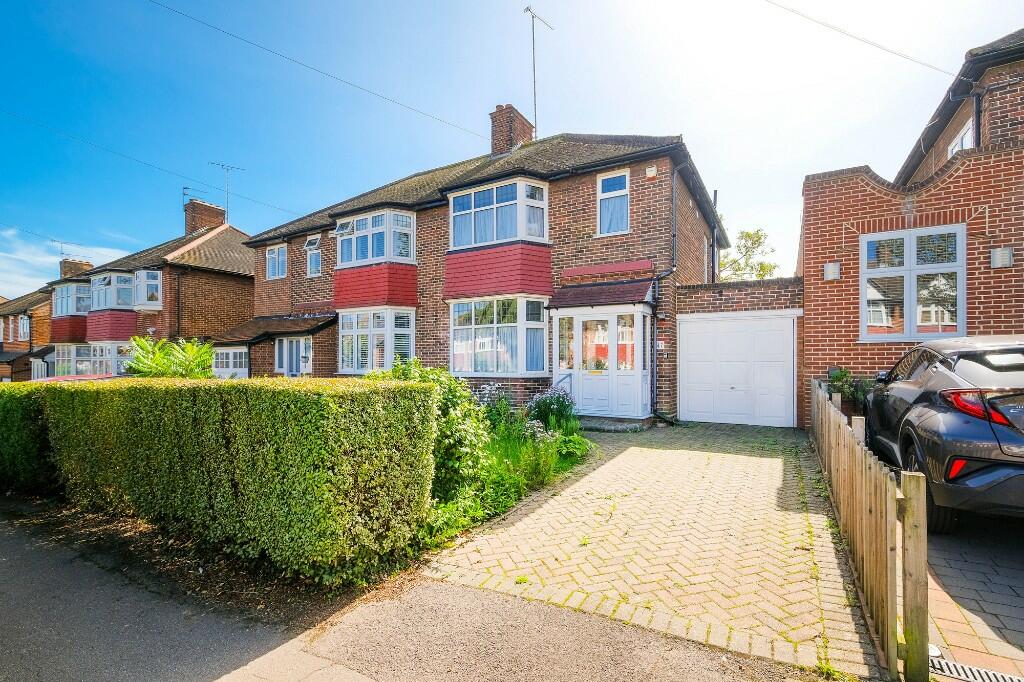 3 bedroom terraced house for sale in Rokeby Gardens, Woodford Green
