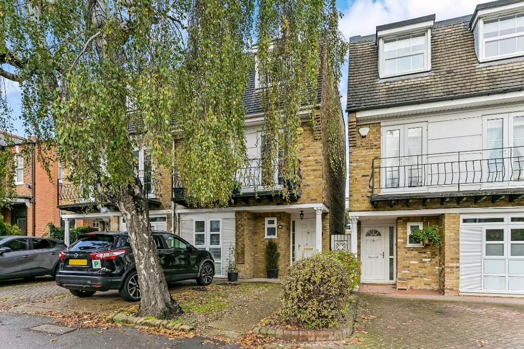 Main image of property: Churchfields, London, E18