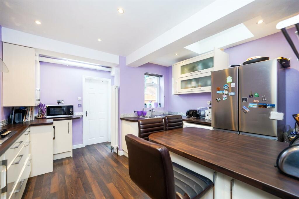 5 bedroom house for sale in St. Barnabas Road, Walthamstow, E17