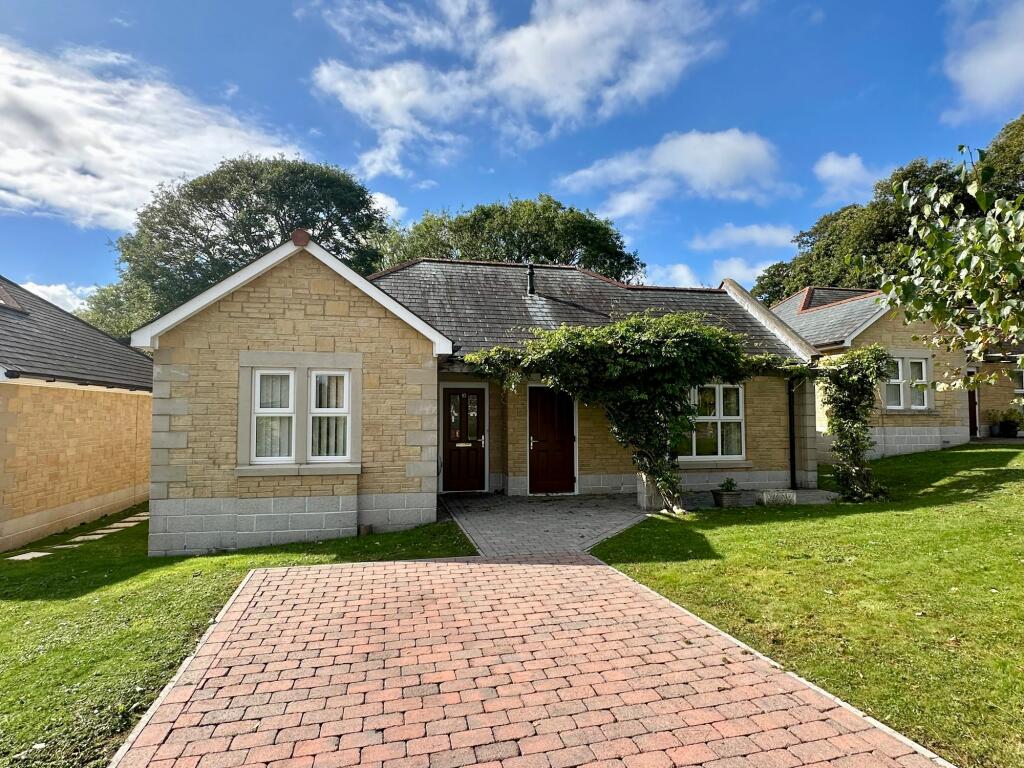 2 bedroom detached bungalow for sale in Bickland Water Road, Falmouth, TR11
