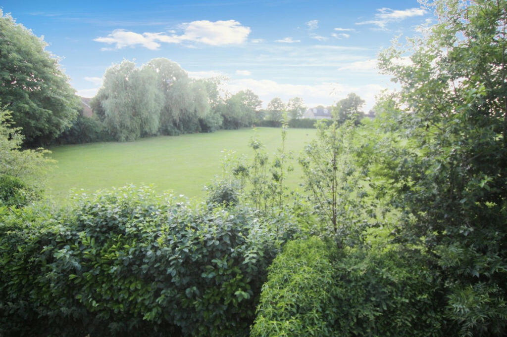 2 bedroom apartment for sale in Yarnton Court, Kidlington, OX5