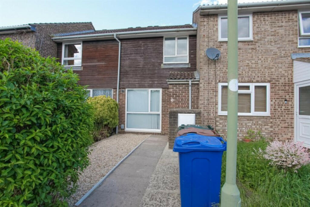 2 bedroom terraced house for sale in Roundham Close, Kidlington, OX5