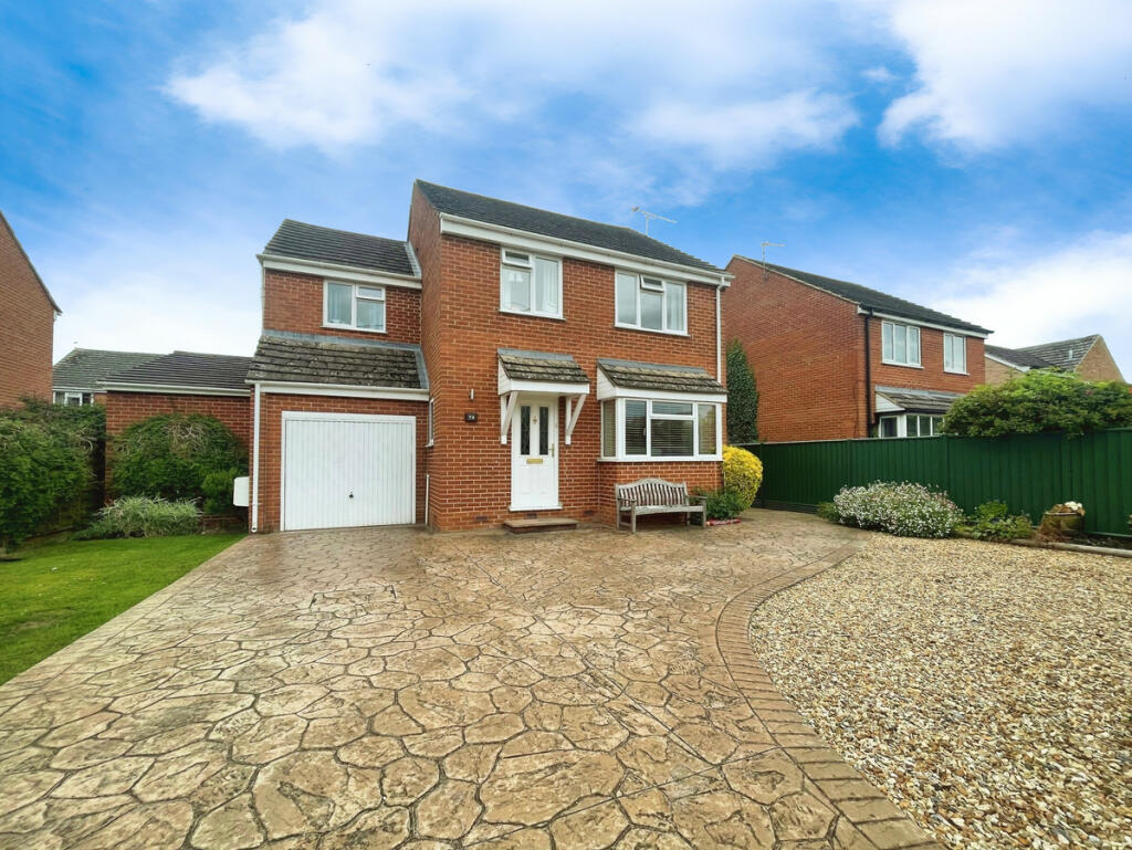 4 bedroom detached house for sale in The Moors, Kidlington, OX5