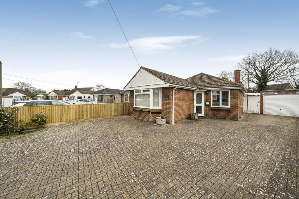 Main image of property: Dashwood Avenue, Yarnton, OX5