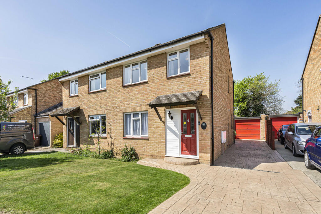Main image of property: Great Close Road, Yarnton, OX5