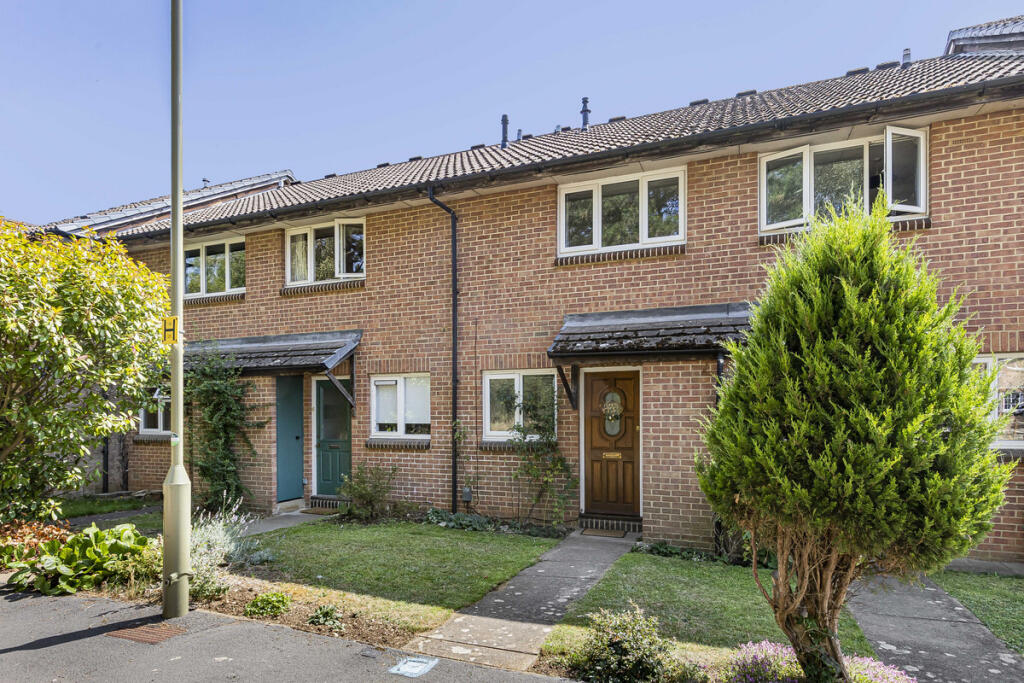 Main image of property: Axtell Close, Kidlington, OX5