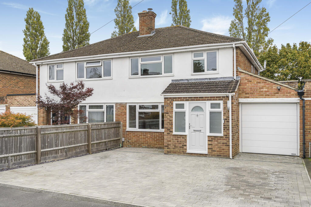 Main image of property: Cromwell Way, Kidlington, OX5